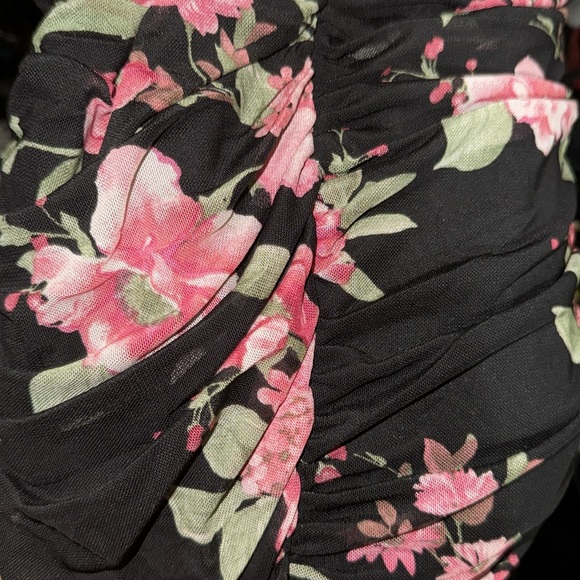 Floral Ruched Dress w/Split - Picture 5 of 5